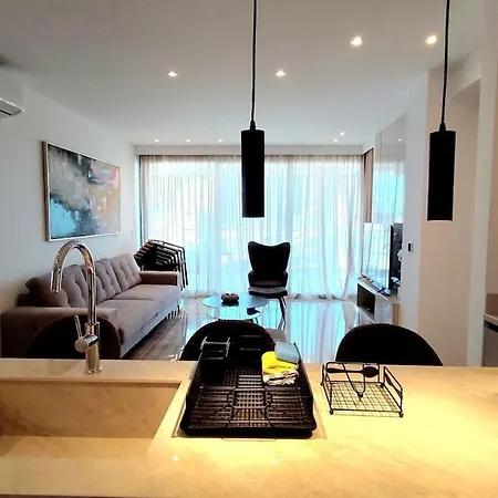 Zantis Executive 101 Apartman *